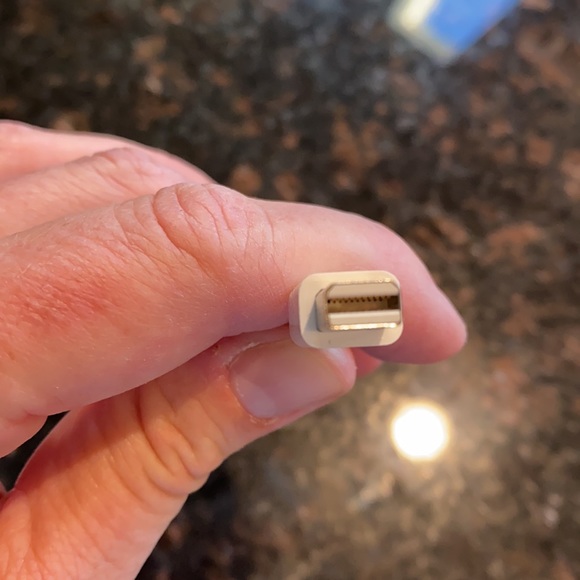 NWOT: Mini Display Port to VGA Adapter - Picture 3 of 4